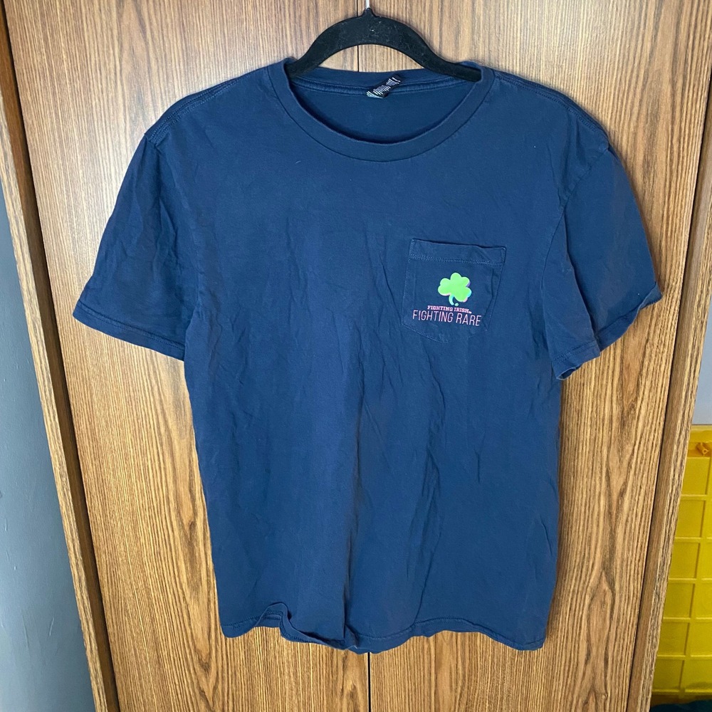 District‎ T-Shirt Women Medium Navy Fighting Irish Fighting Rare Pocket Tee